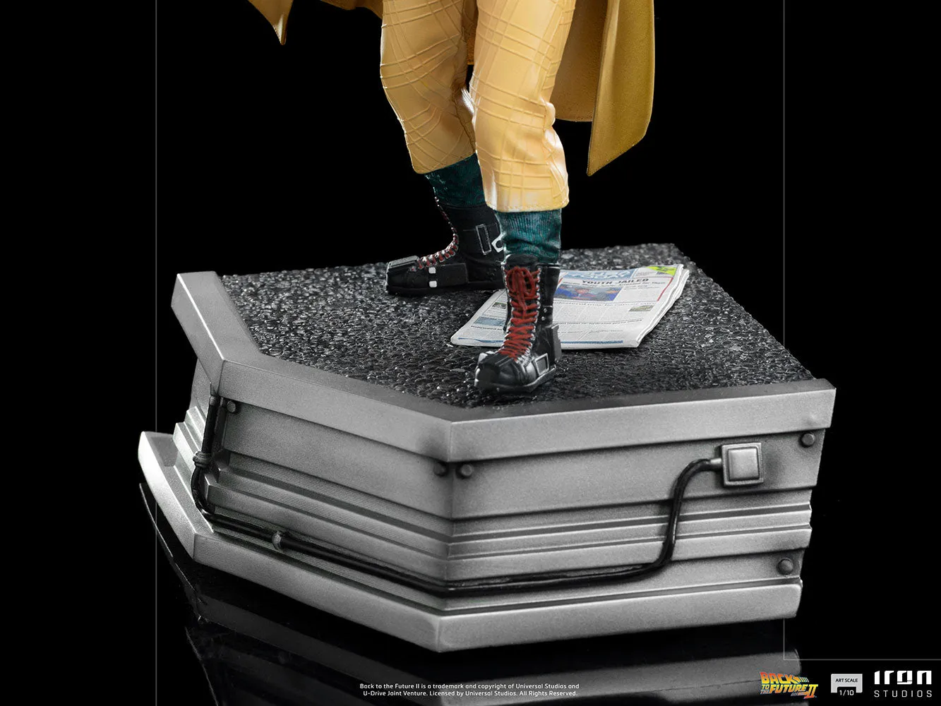 Iron Studios Back to the Future II Doc Brown BDS Art Scale 1/10 Scale Statue